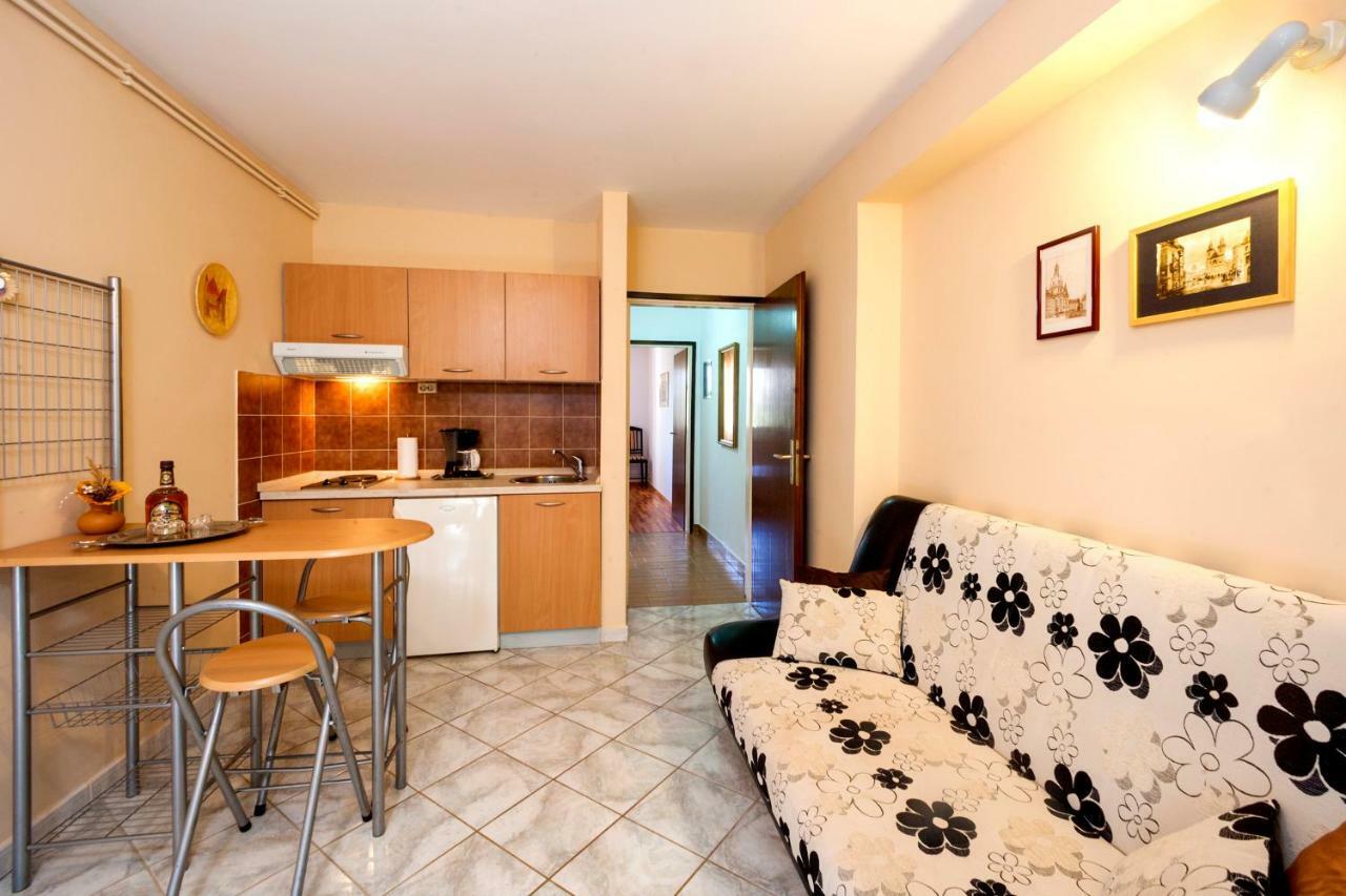 Villa Carolina Tar-Vabriga Екстериор снимка
